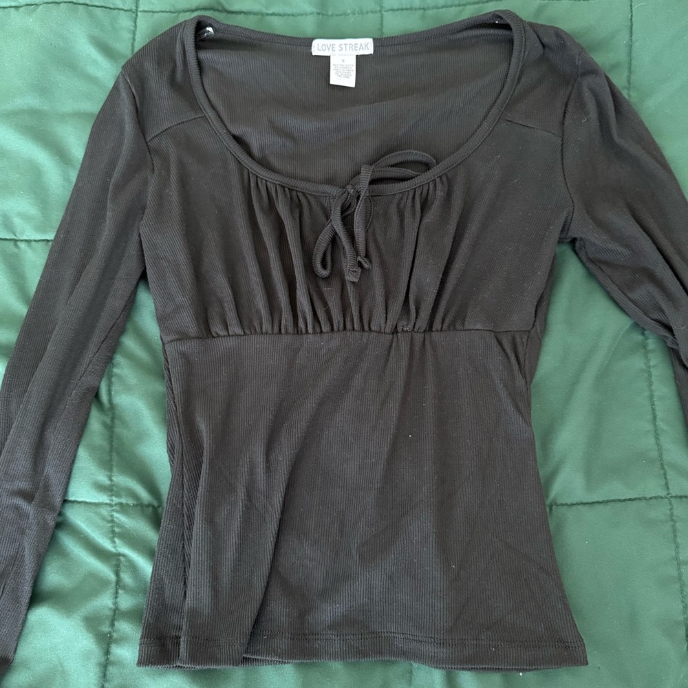 Women's Black Long Sleeve Top